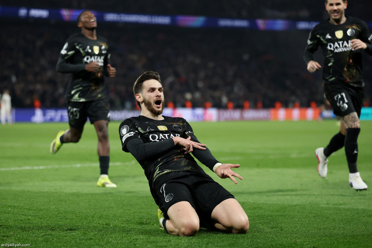 استعراض بخماسية