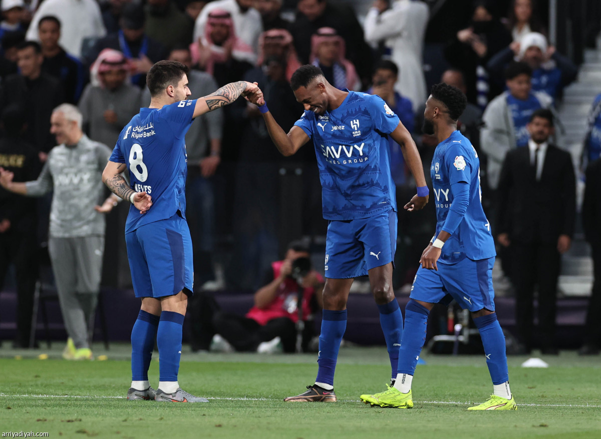 الأزرق يفرح