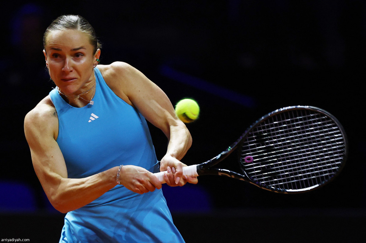 إلينا تحتفل