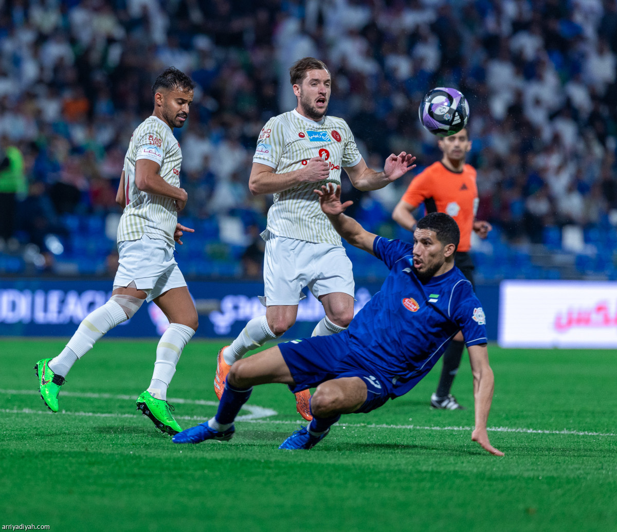 تعادل الفتح وضمك