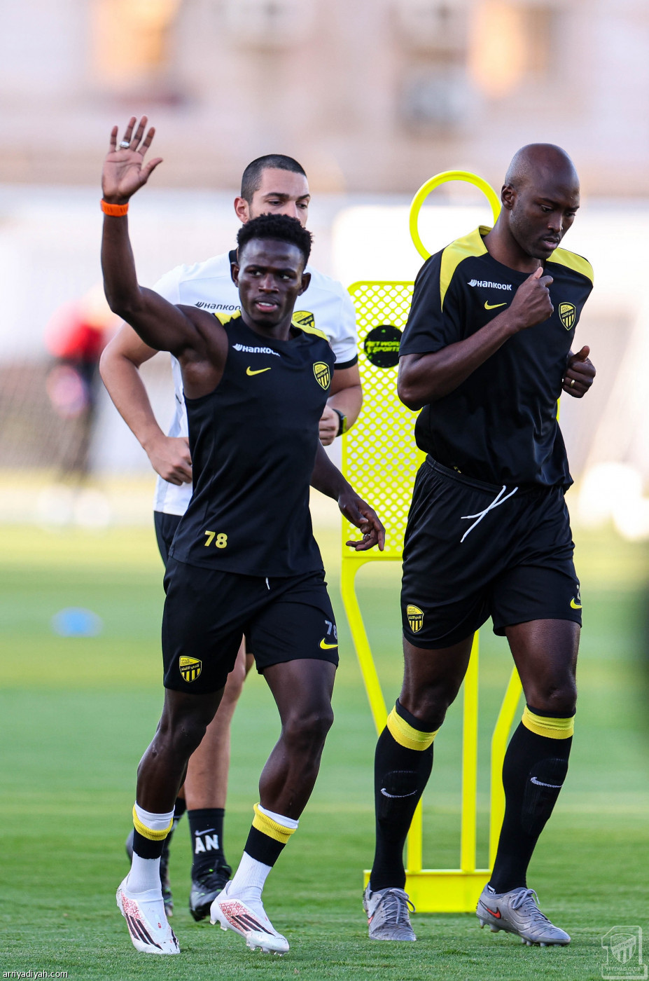 أهازيج ومأدبة