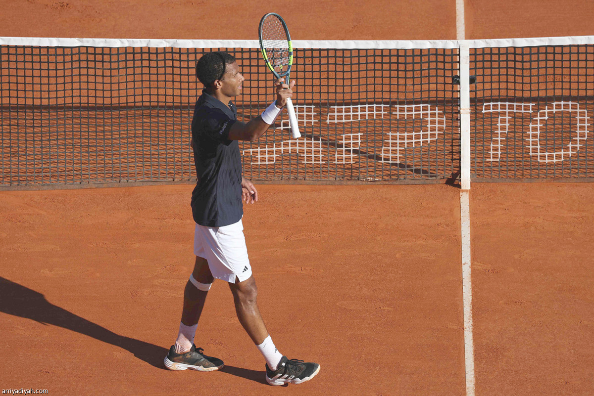 انسحاب وتأهل