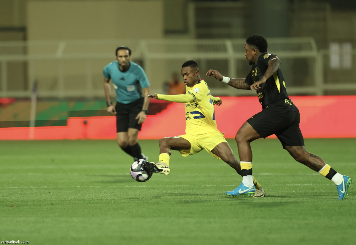 «النمور» تتعثر