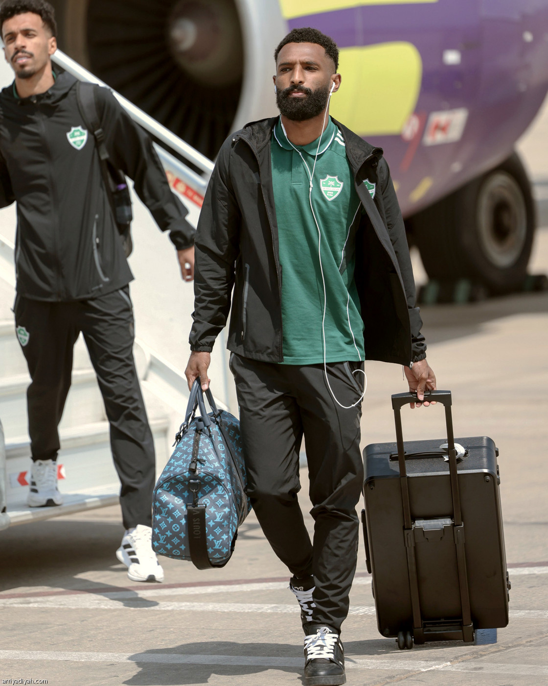 الأهلي يصل