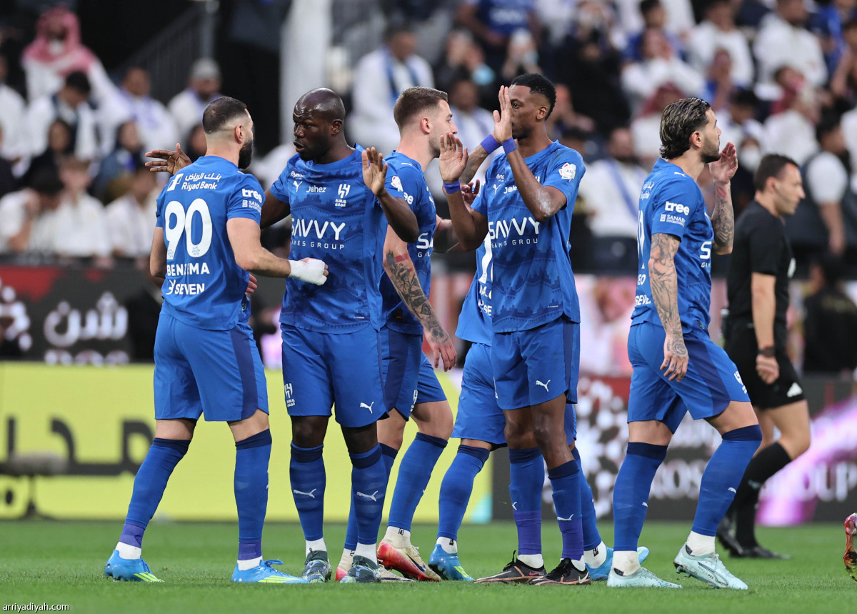 الهلال يستعرض القوة