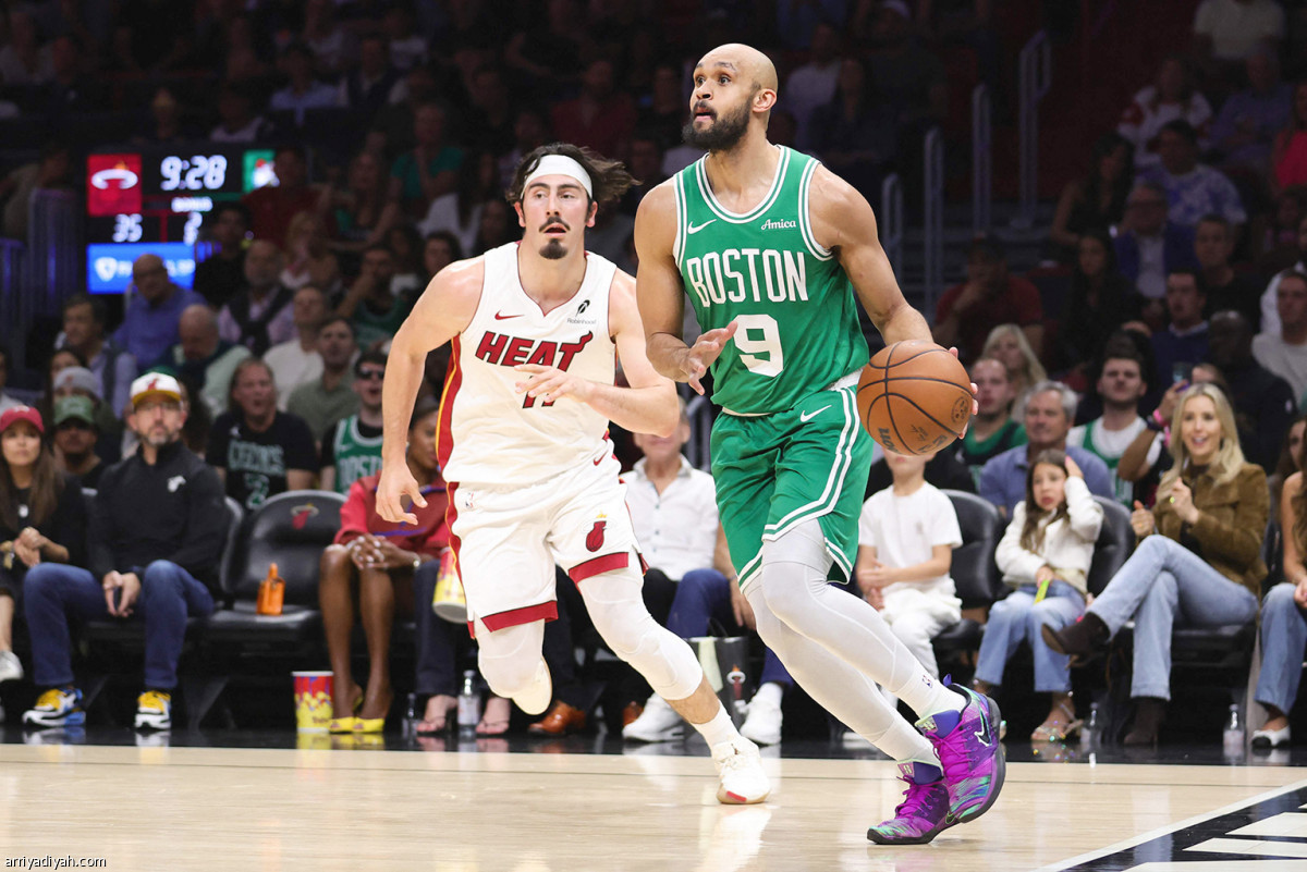 فيليش يتابع