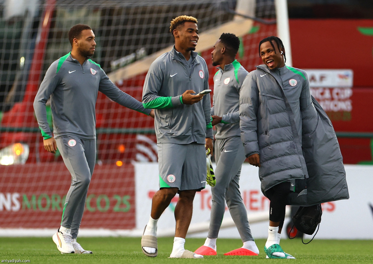 البرونز بين «الفراعنة» و«النسور»