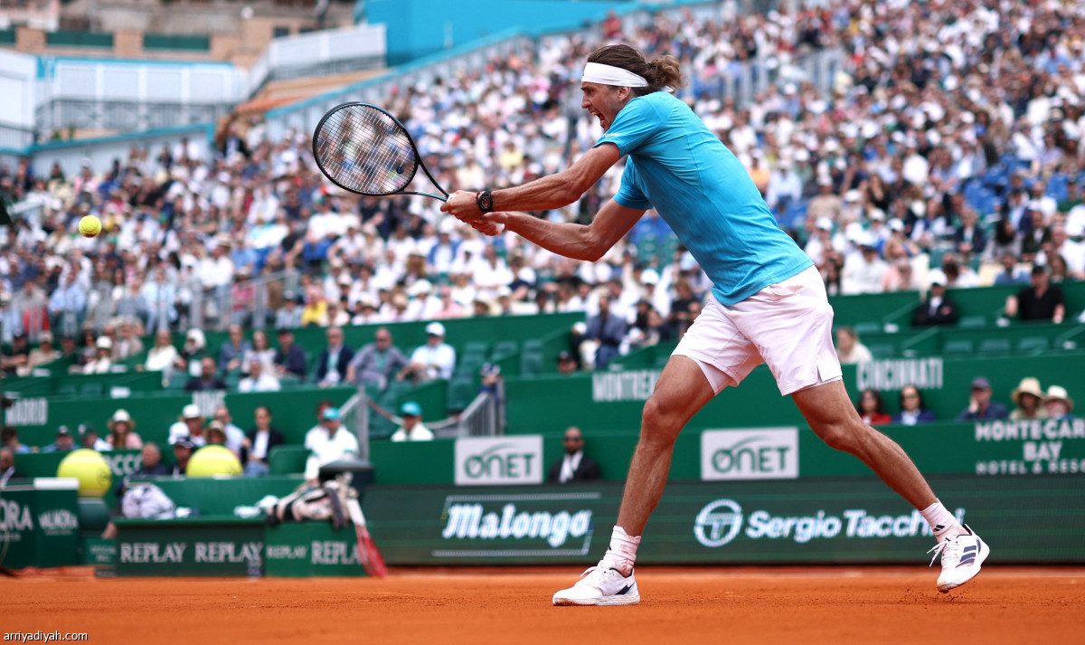 زفيريف يتأهل