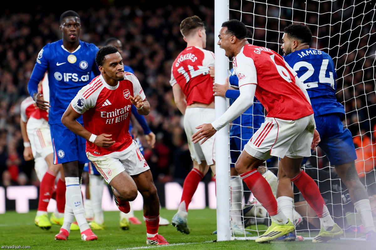 أرسنال يعزز الصدارة