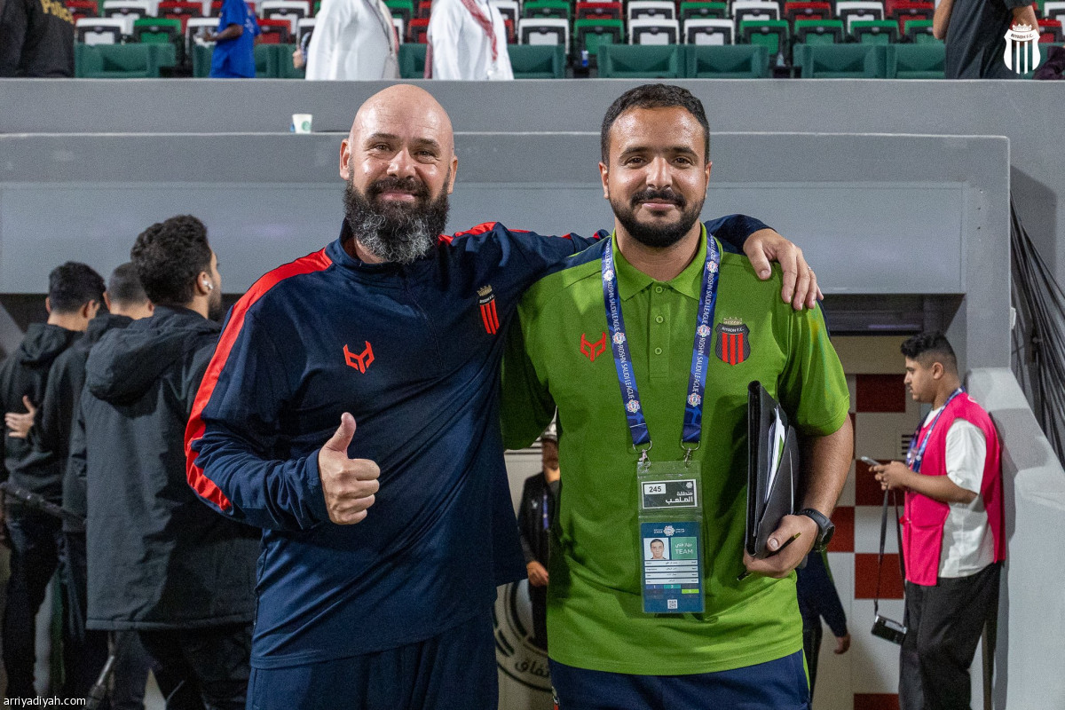 الرياض يعود وينتصر